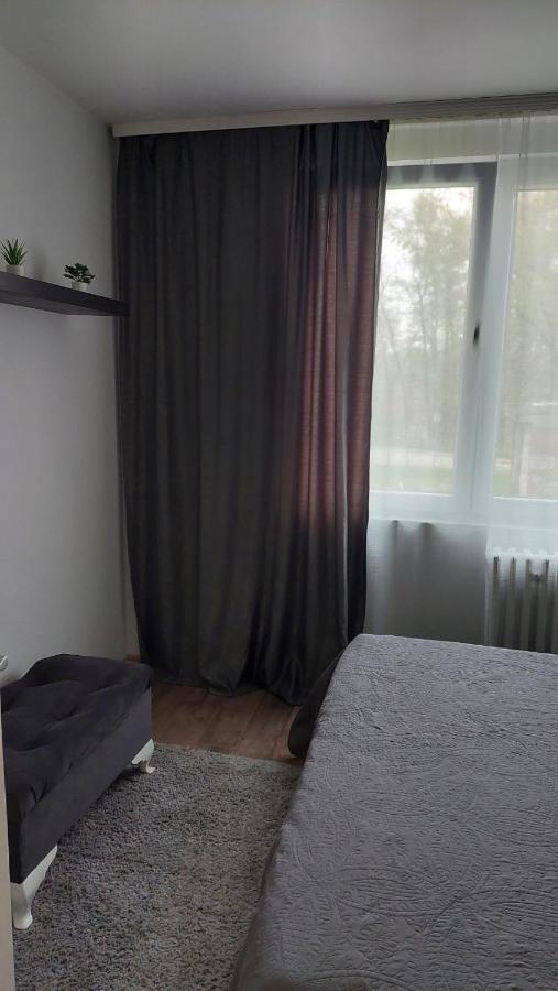 Sunshine Apartment Kragujevac Buitenkant foto