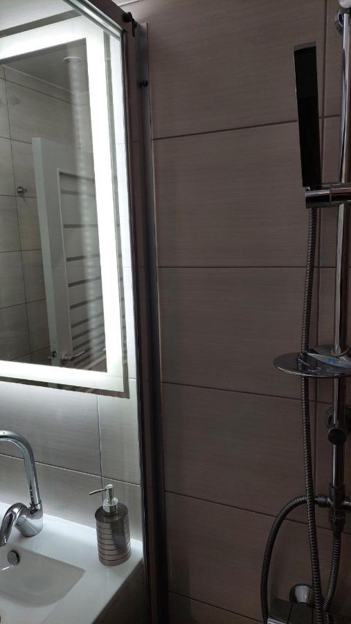 Sunshine Apartment Kragujevac Buitenkant foto