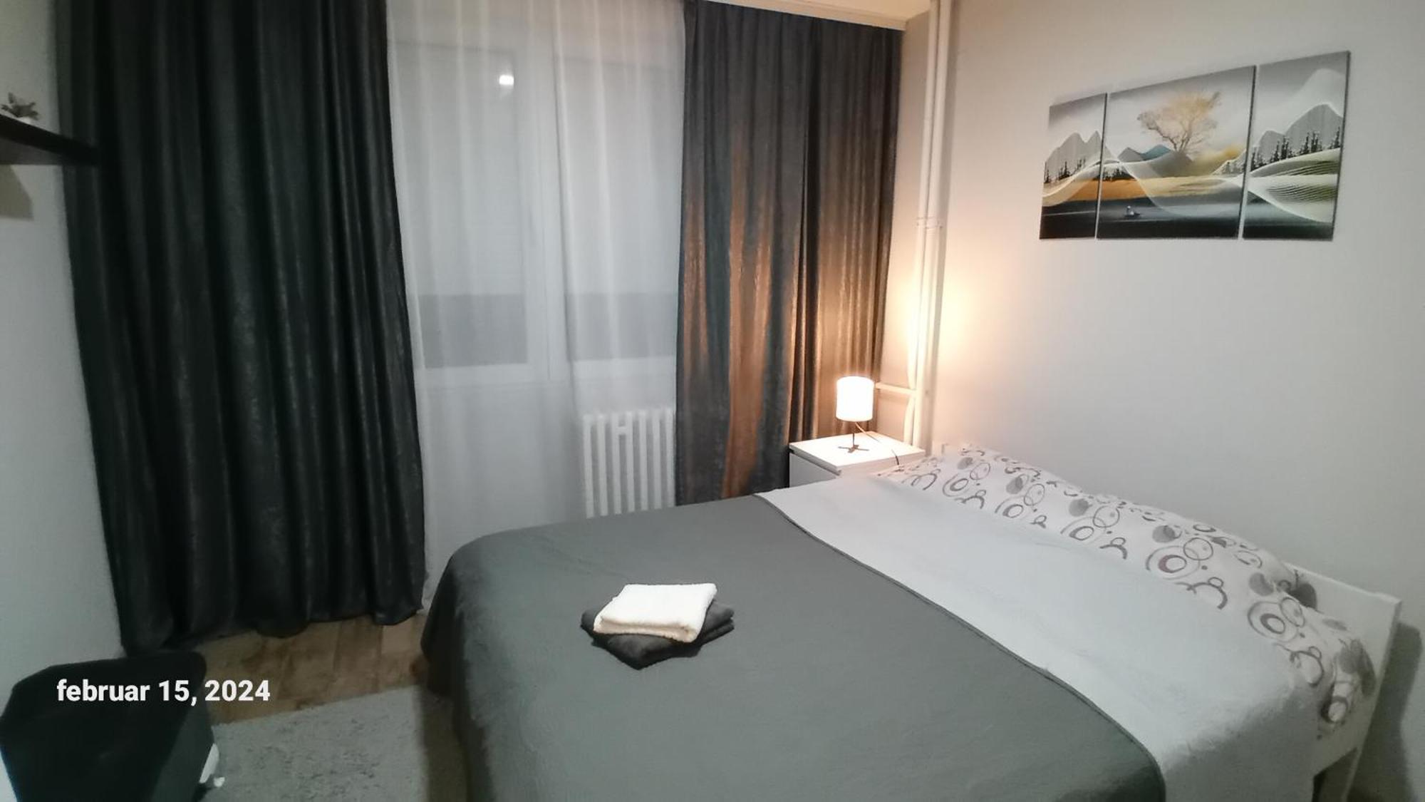 Sunshine Apartment Kragujevac Buitenkant foto
