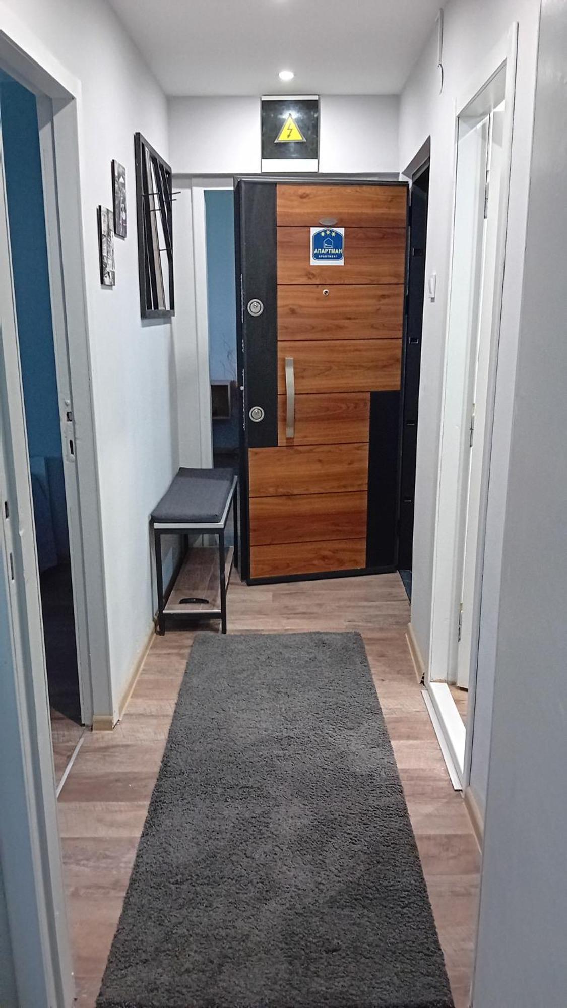 Sunshine Apartment Kragujevac Buitenkant foto
