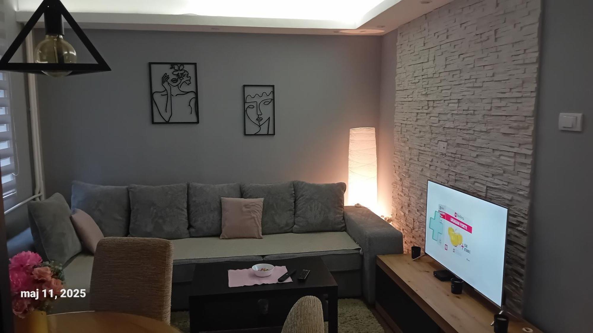 Sunshine Apartment Kragujevac Buitenkant foto